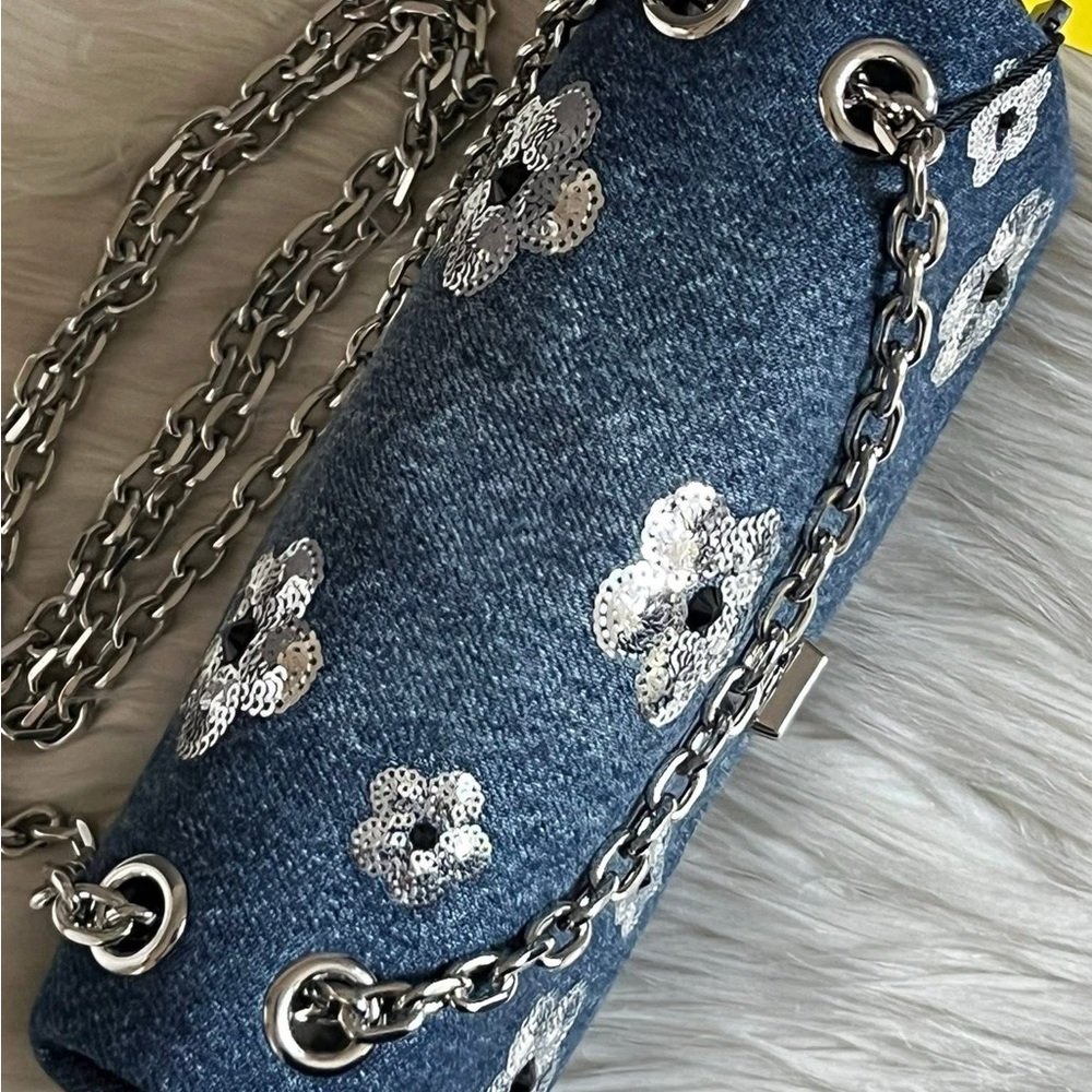 💰SOLD - 2S5SMN002S02- Marc Jacobs The Sequin Daisy Denim Dual Chain Mini Bag - Picture 8 of 16